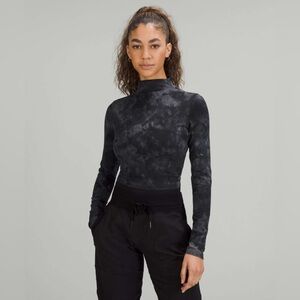 Lululemon All Aligned Mock
Neck Long Sleeve
Diamond Dye Pitch Grey Graphite gray